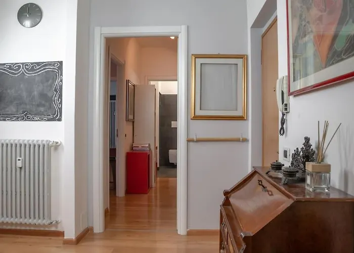 Tridenthome 5 Min From Station & Free Wifi