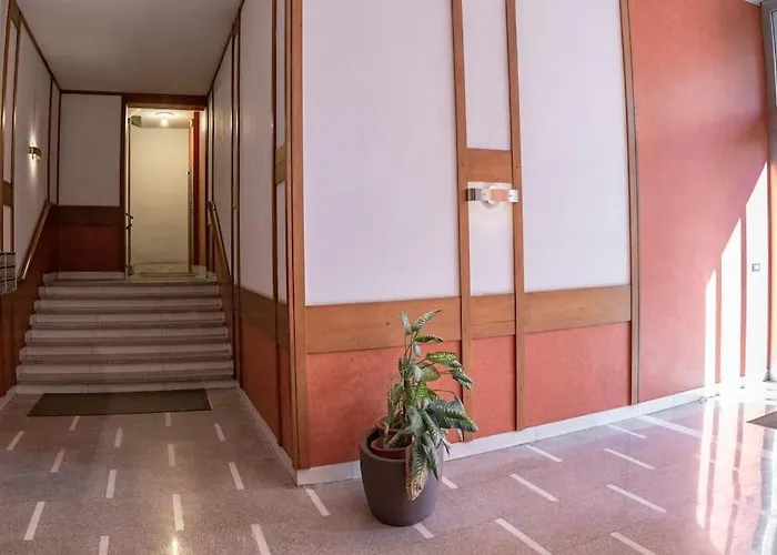 Tridenthome 5 Min From Station & Free Wifi