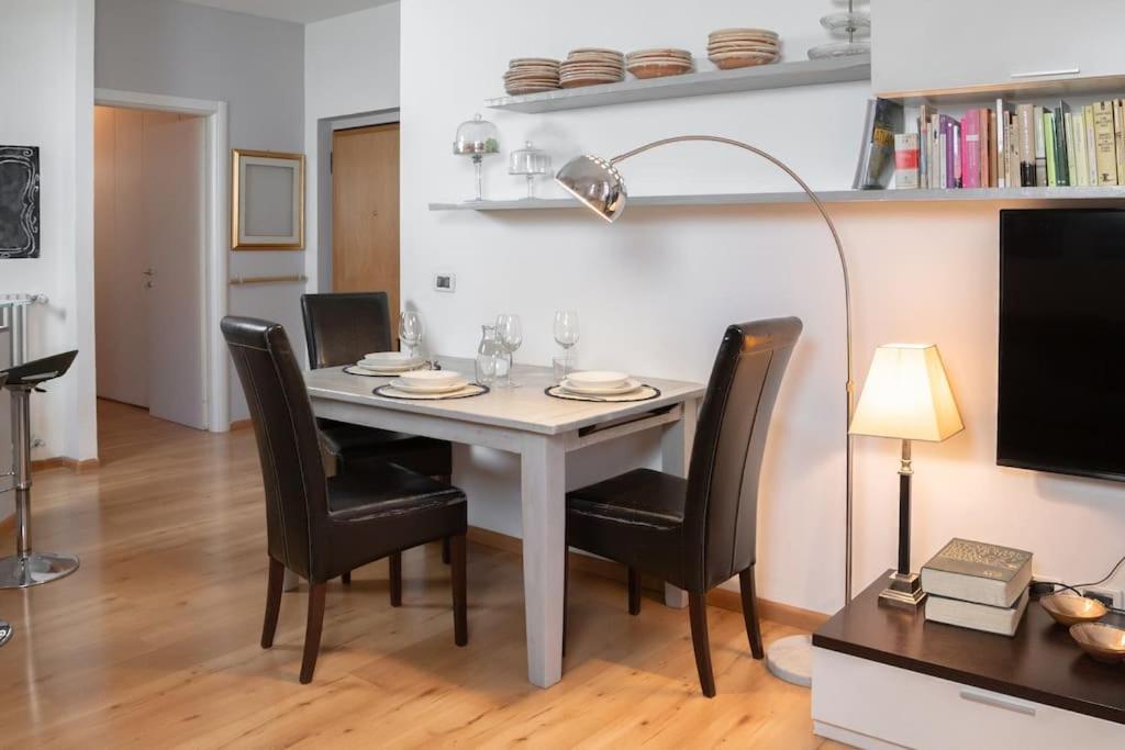 Tridenthome 5 Min From Station & Free Wifi